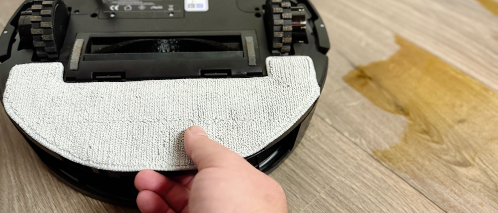 Der Aufsatz wird an das Gerät angebracht.