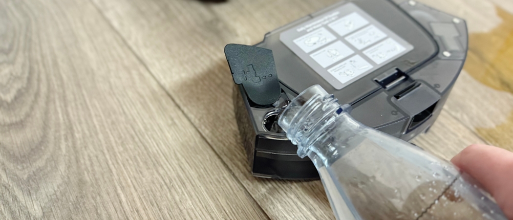 Der Wassertank wird befüllt.