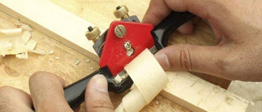 Schabhobel auf Holz