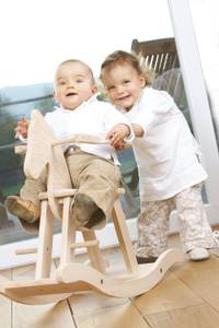Im Test: Schaukelpferd Pinolino und Kinder