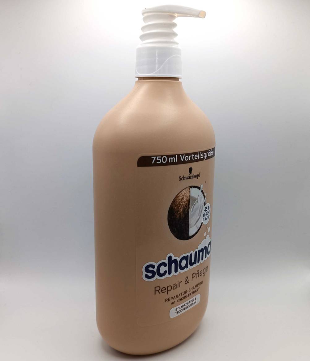 Eine braune Shampoo Flasche