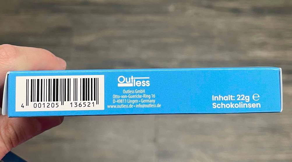 Seitenansicht der getesteten Scherztabletten mit Strichcode.