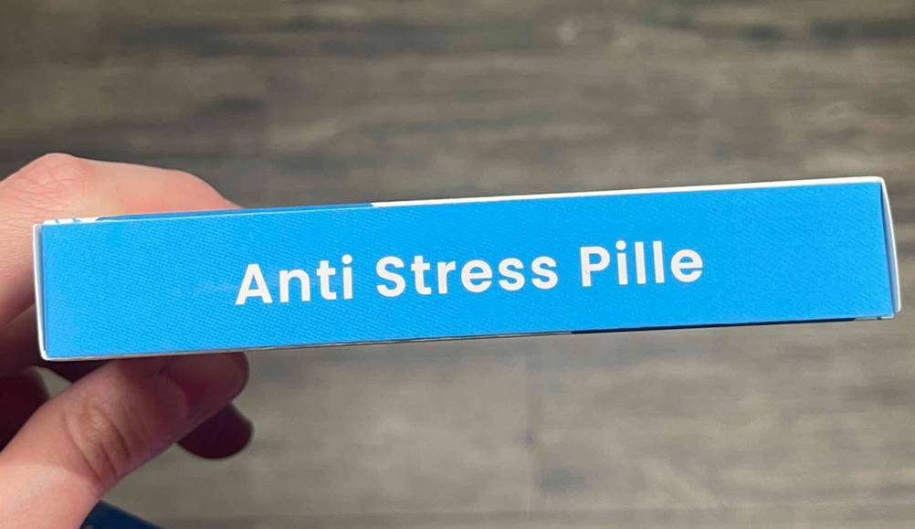 Nahaufnahme der Seite der Scherztabletten im Test.