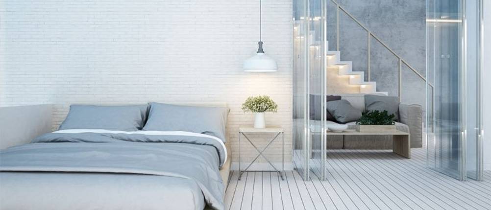 Schiebetür-Test: Zu sehen ist eine stylische Wohnung mit einer Falttür aus Glas.