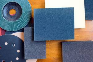 schleifpapier-kunststoff-fein-scheinwerfer-aufbereitung