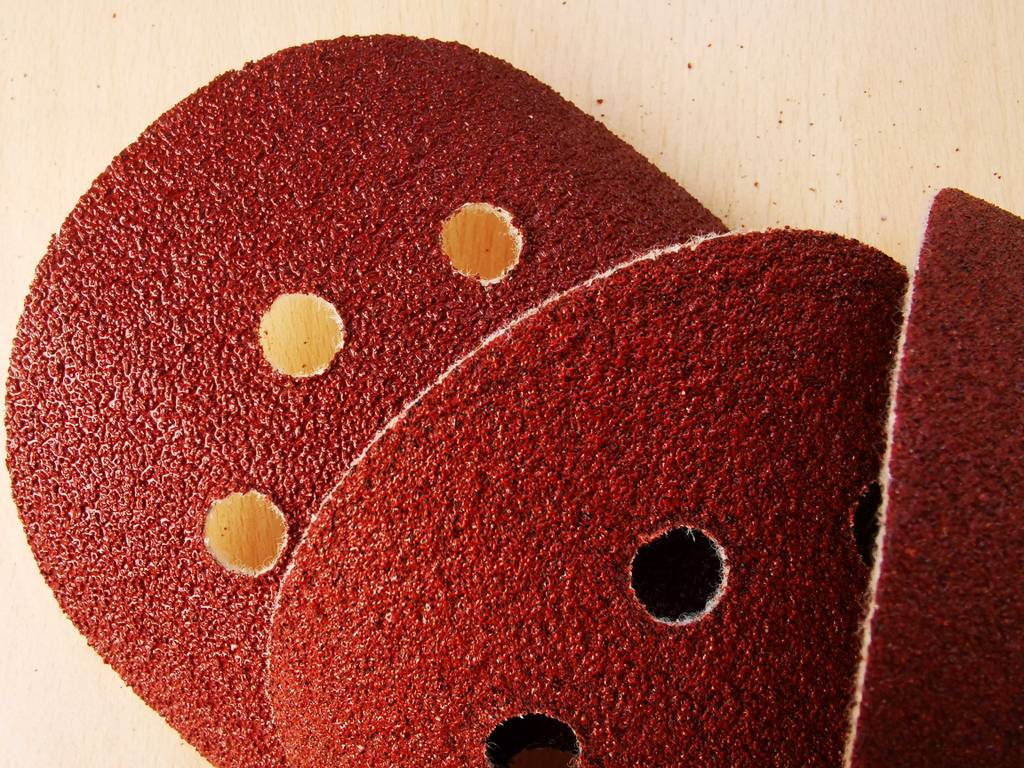 Detailansicht von getesteten Schleifscheiben 125 mm.