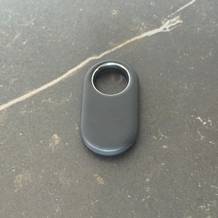 Des getestete Schlüsselfinder von Samsung von oben.