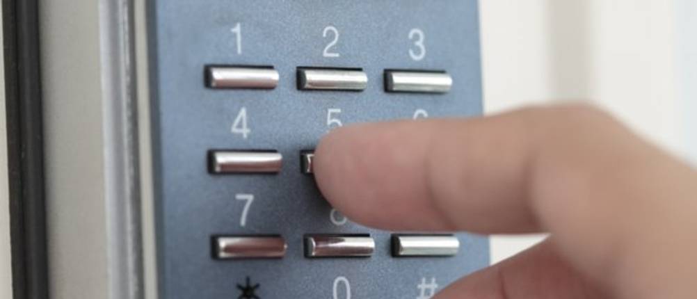 Schlüsseltresor Code eingeben