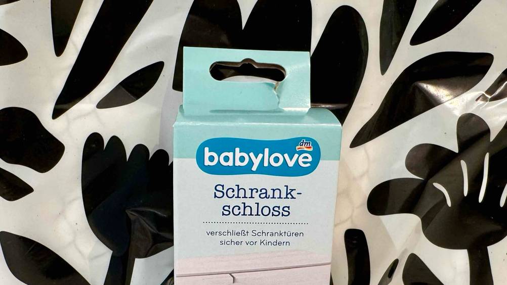 Schrankschloss getestet: Nahaufnahme der Verpackung mit Logo und Artikelbezeichnung.
