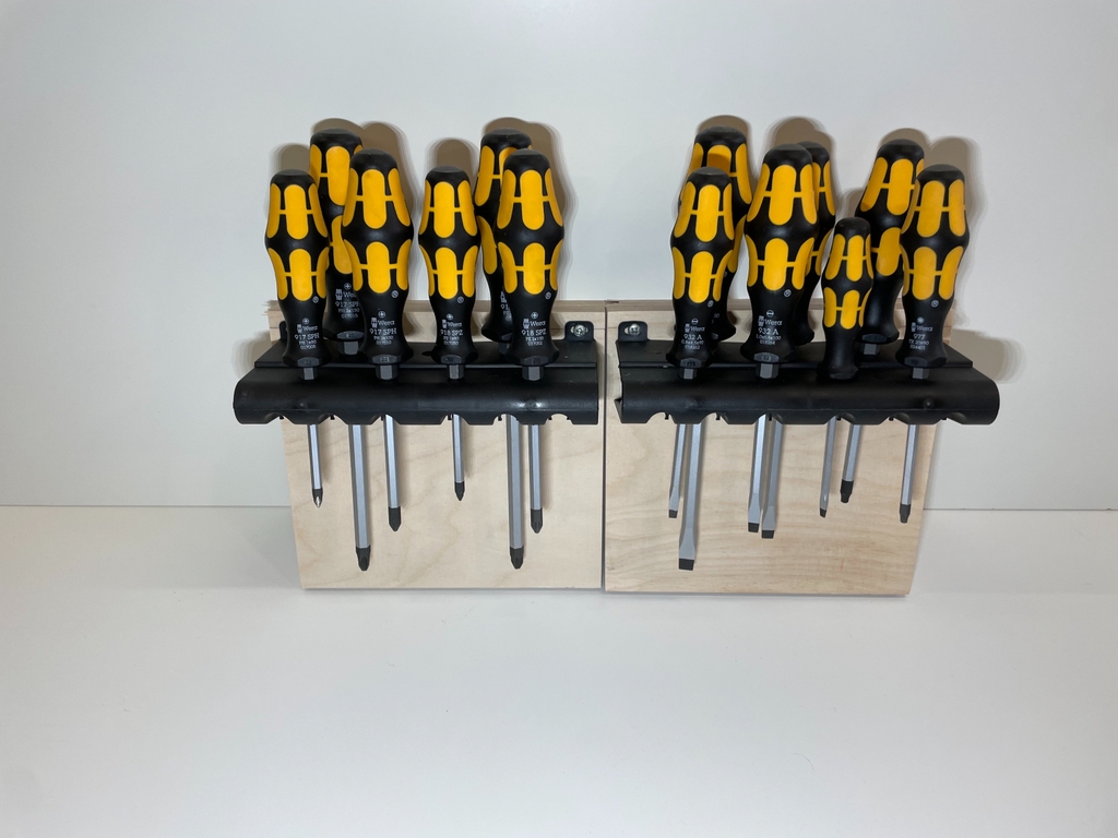 Ein getestetes Schraubendreher-Set befindet sich in der Aufbewahrung. 