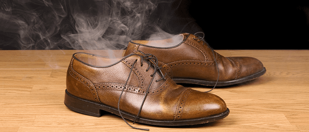 schuhe dampfen stinkwolke