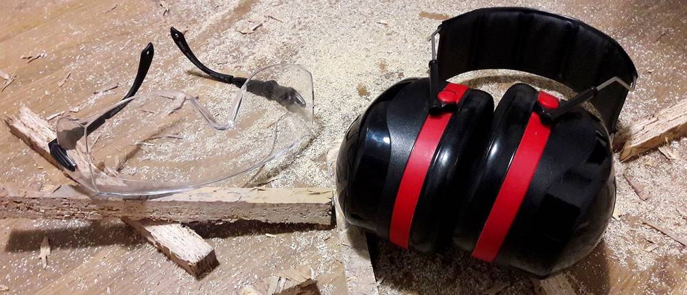 Schutzkleidung Schutzbrille Gehörtschutz für Stichsäge