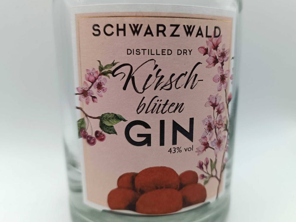 Schwarzwald-Gin-Test: Nahaufnahme des Labels.