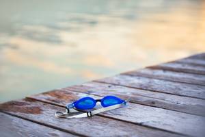 Besonders gut in Kinder-Schwimmbrillen-Tests sind kratzfeste Gläser.