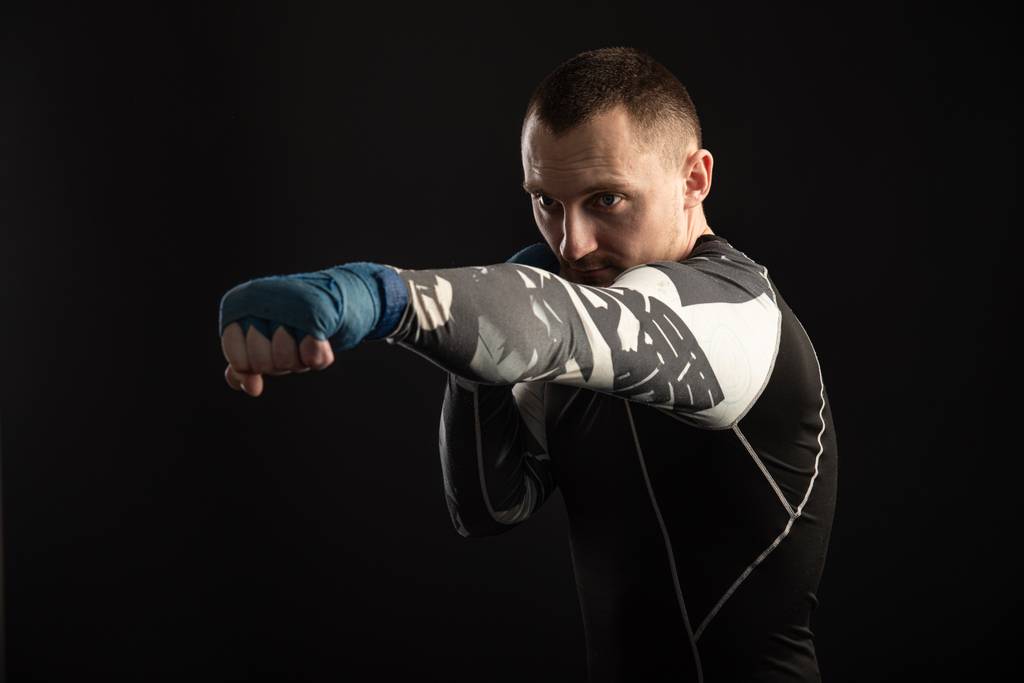 Schwitzanzug-Test: Ein Boxer im Schwitzanzug.