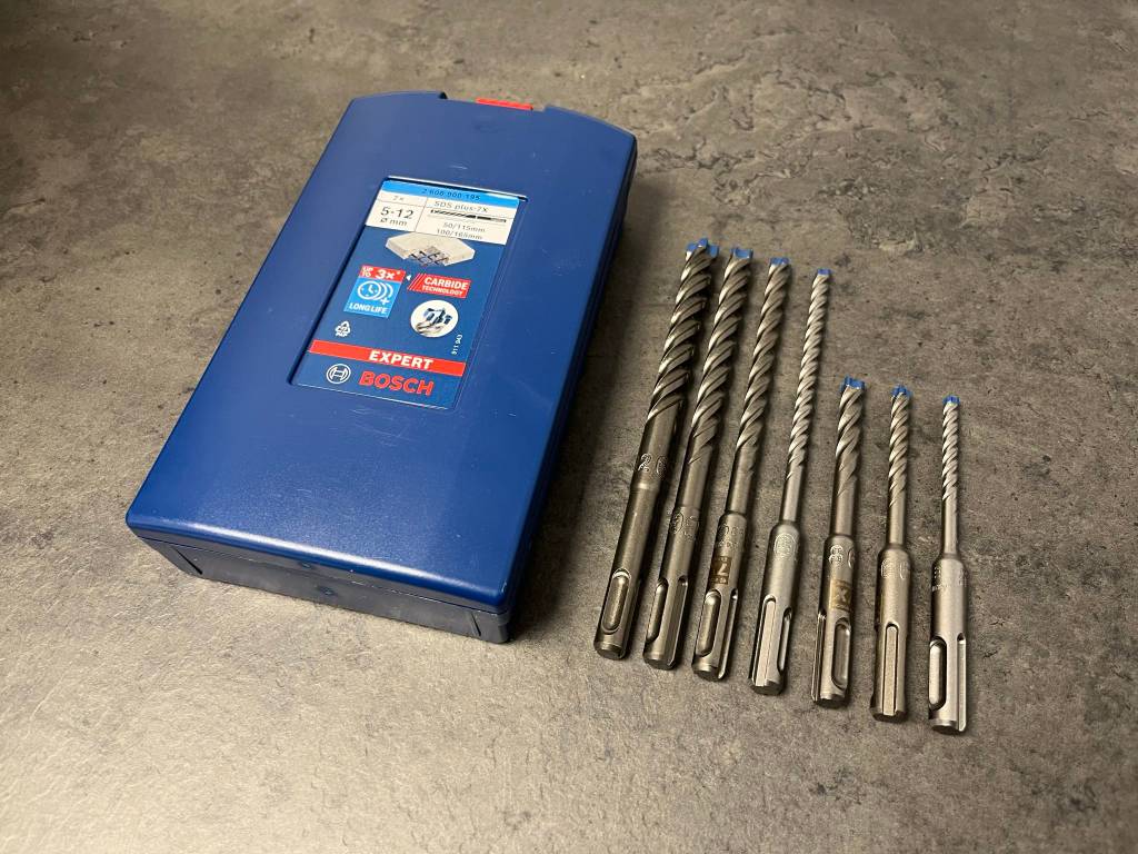 SDS-Plus-Bohrer mit verschiedenen Aufsätzen