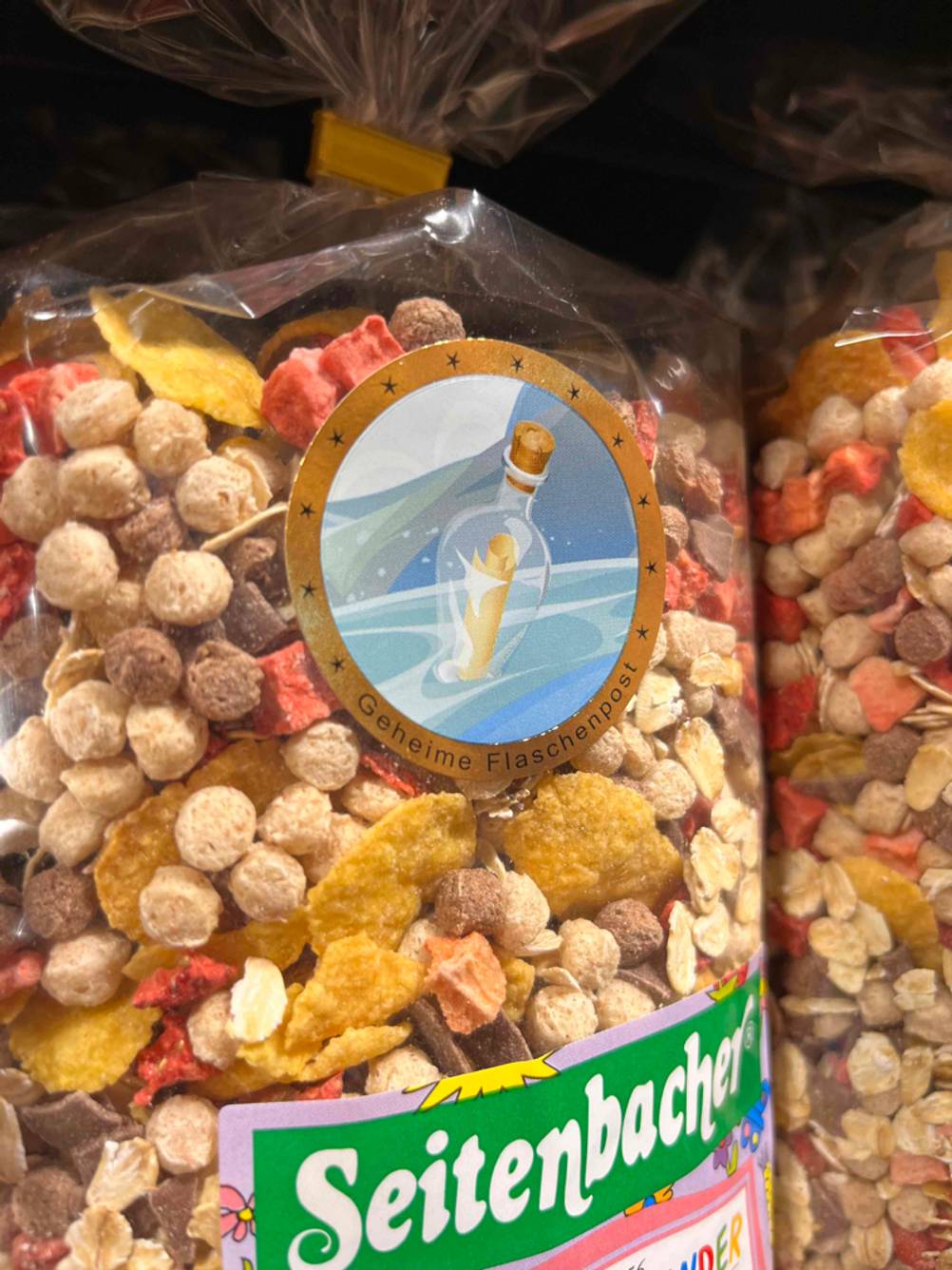 Nahaufnahme des Aufklebers auf einer Packung des getesteten Seitenbacher-Müslis.