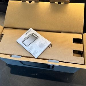 Der geöffnete Karton des Severin AT 2509 von oben.