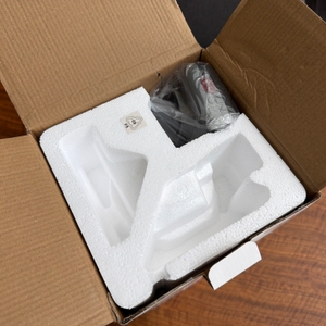 Der geöffnete Karton vom Severin HV 7146 von oben