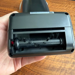 Eine Bürste am Severin HV 7146 Autostaubsauger