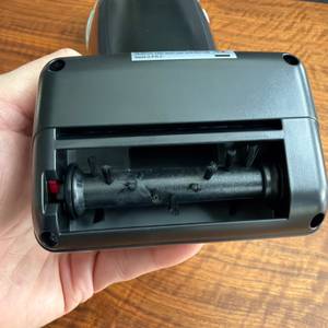 Eine Bürste am Severin HV 7146 Autostaubsauger