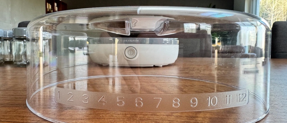 Der Deckel des Severin JG 3518 in Nahaufnahme