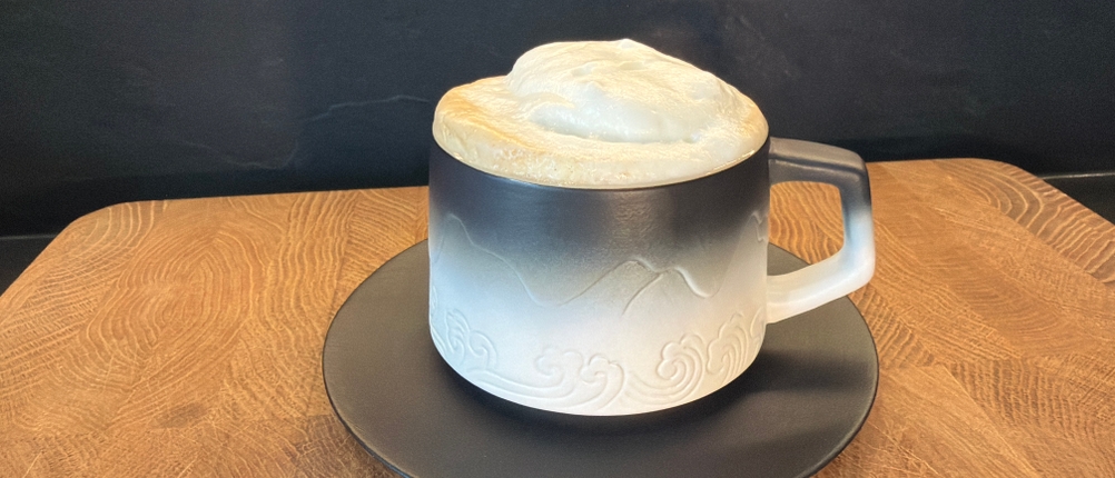 Milchschaum vom Severin SM 3590 befindet sich in einer Tasse