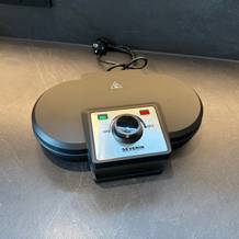 Das Severin WA 2106 steht auf einer Küchenarbeitsplatte