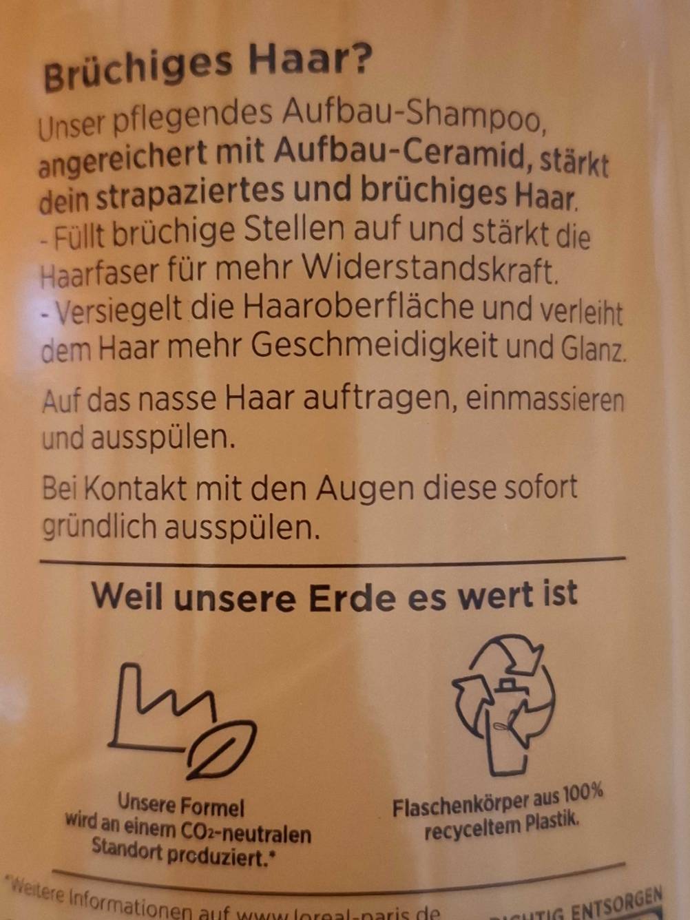 Shampoo gegen Haarbruch im Test: Nahaufnahme der Rückseite mit Informationen.