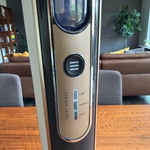 Die Bedienelemente vom Shark S8201EU