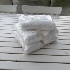 Fünf Packungen vom Sichler NC5963-944 liegen auf einem Tisch