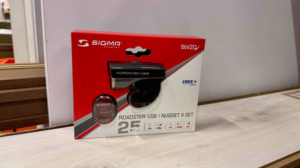 Das getestete Sigma-Fahrradlicht ist durch die transparente Verpackung zu sehen.