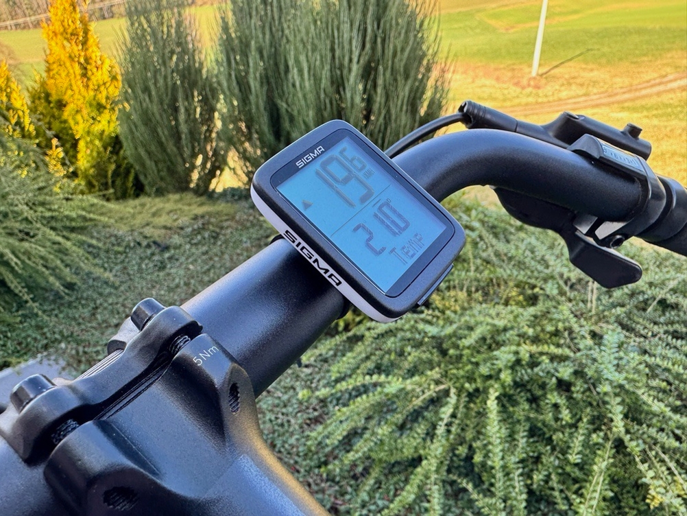Das Display des Sigma Sport BC 10.0 WL zeigt 19,6 km/h an