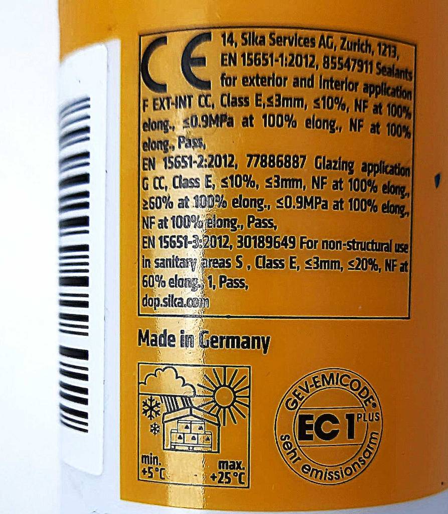 Transparenter Silikon Test: Nahaufnahme der Produktinformation auf einer 300-ml-Kartusche.