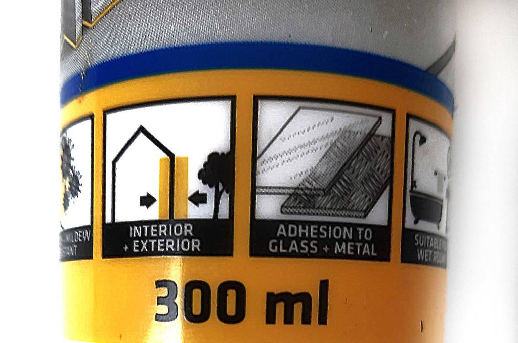 Im Test: Transparenter Silikon in einer 300-ml-Kartusche.