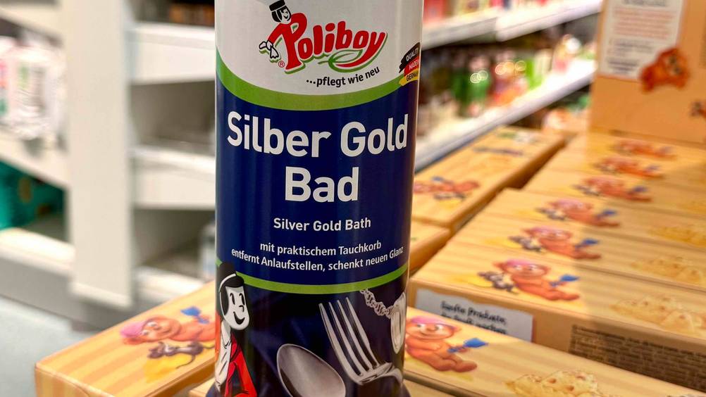 Silberbad getestet: Nahaufnahme des Labels auf der Flasche mit Logo und Artikelbezeichnung.
