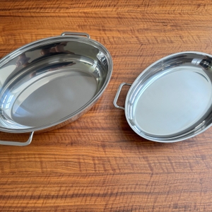 Der Behälter des Silit 2136283911 liegt neben dem Deckel