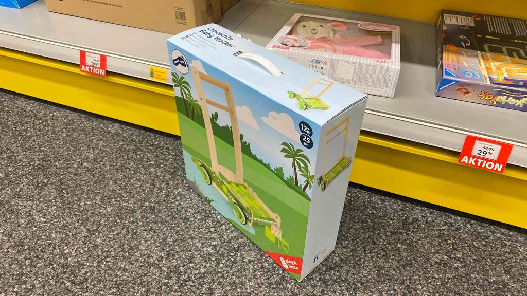Lauflernwagen getestet: Verpackung von Lauflernwagen steht vor einem Verkaufsregal.