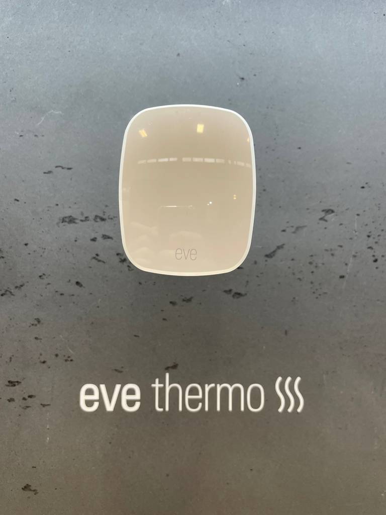 Smart-Home-Thermostat getestet: Draufsicht des Geräts.
