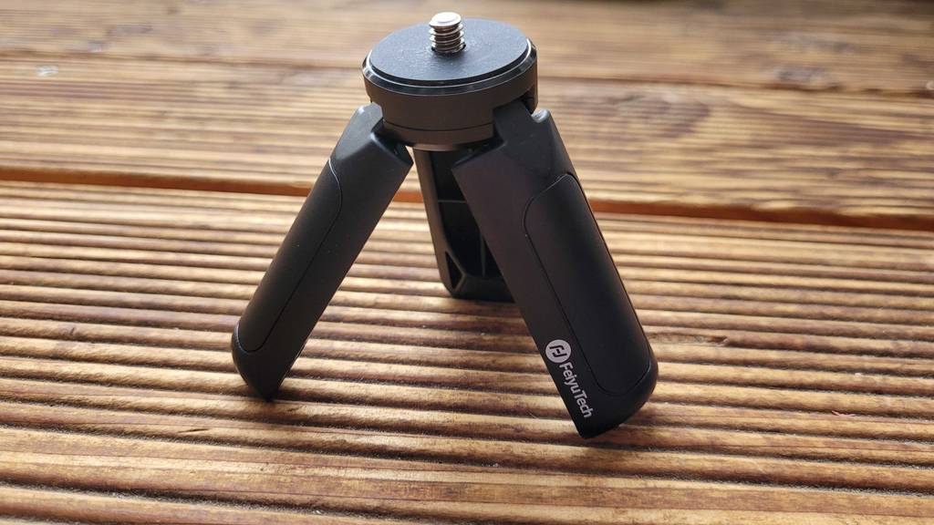 Standfuß von einem getesteten Smartphone-Gimbal.