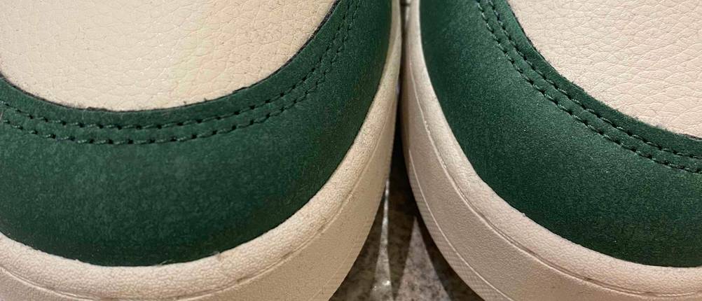 Sneaker Herren getestet: Nahaufnahme der Kappen der Schuhe.