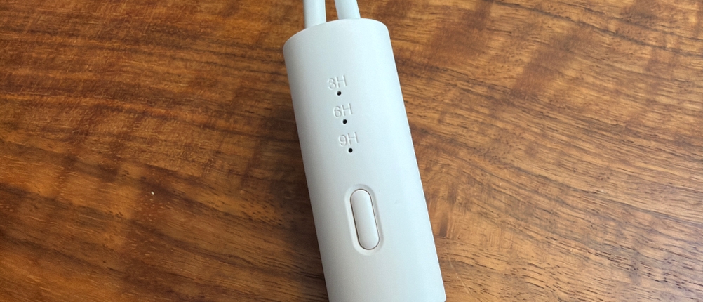 Ein Knopf im Kabel vom Snowpea-Schuhtrockner