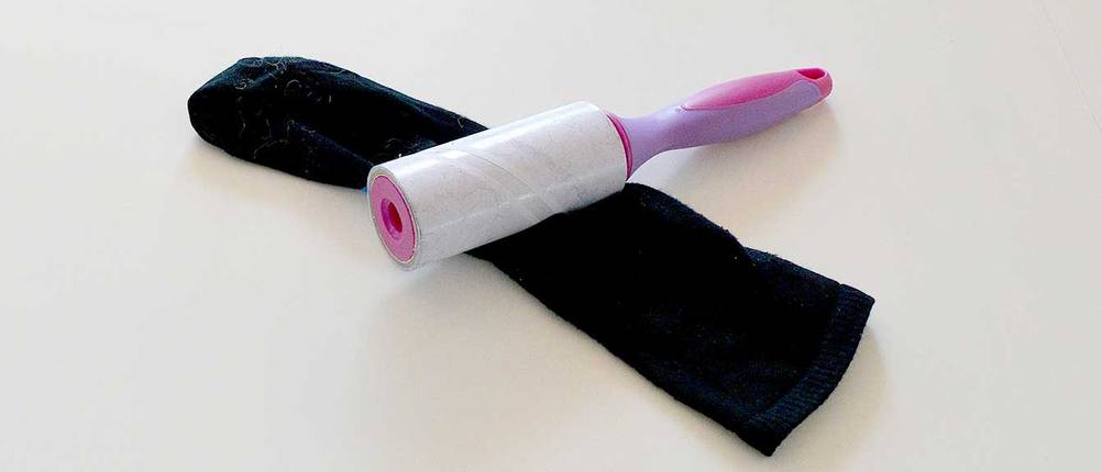 socken mit fusselbuerste entfusseln