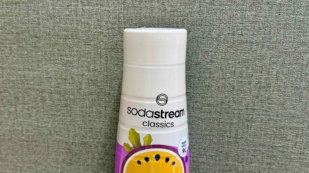 SodaStream-Sirup getestet: Nahaufnahme der Verpackung mit Logo.