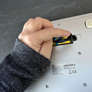 Batteriefach der Soehnle Page Profi.