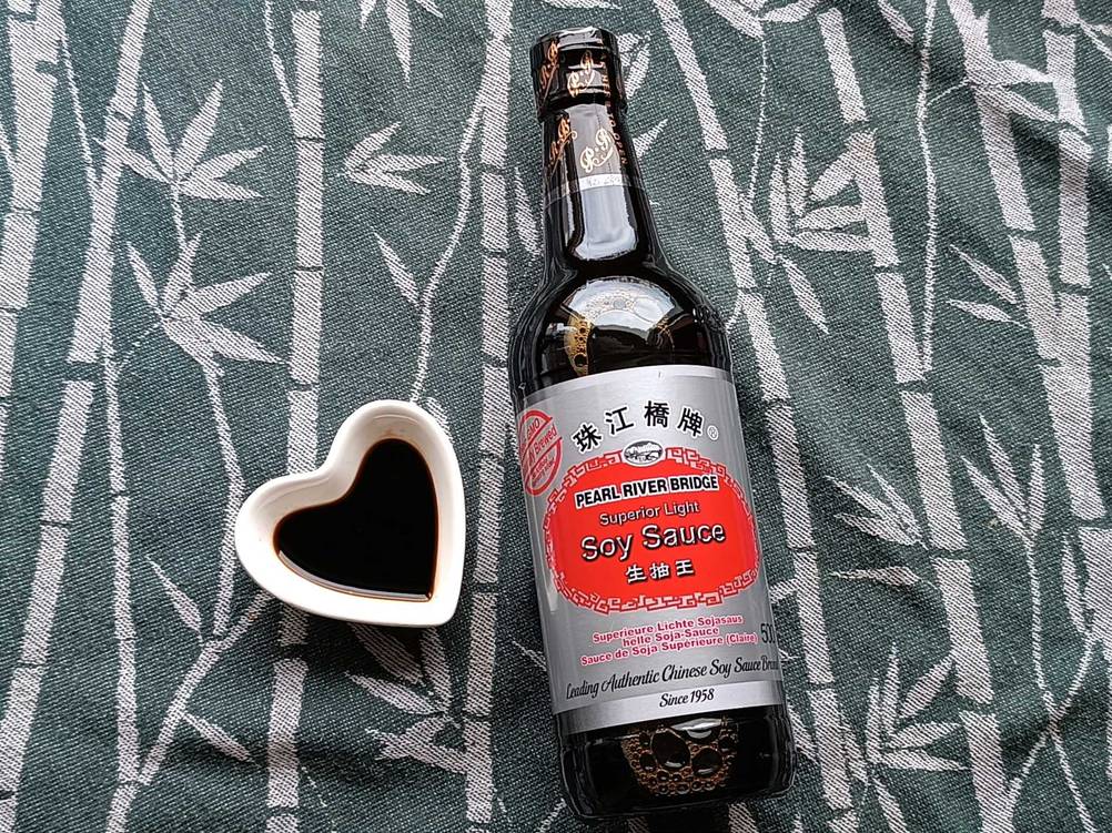 eine Flasche Sojasauce