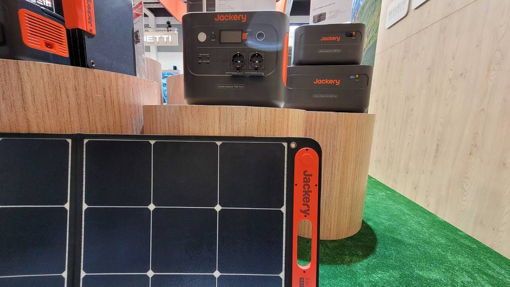 Solarpanel mit Powerstation Test: Lieferumfang im Überblick.