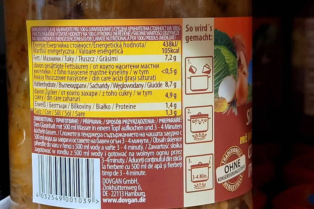 Soljanka im Test: Nahaufnahme der Informationen auf der Rückseite des Glases.