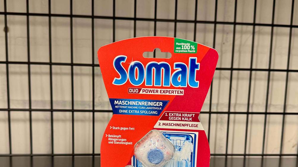 Somat-Tabs im Test: Nahaufnahme der Verpackung mit Logo und Artikelbezeichnung.
