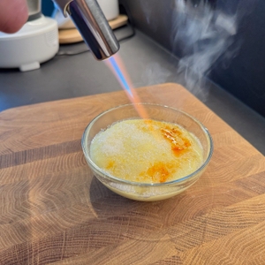 Der Sondiko-Küchenbrenner S400 hat teilweise Zucker flambiert